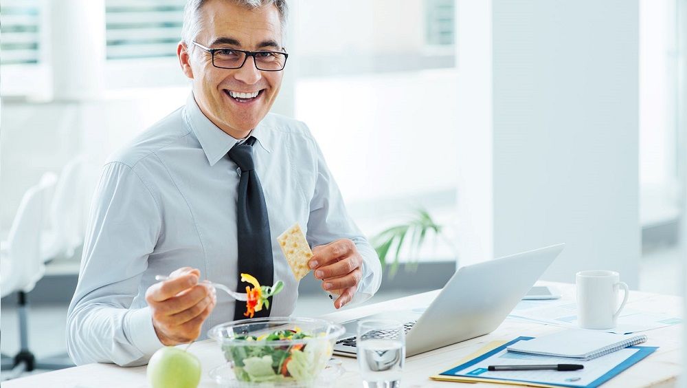 Rendimiento laboral, reflejo de una alimentación sana Alimentación sana en la oficina - Formula Medica