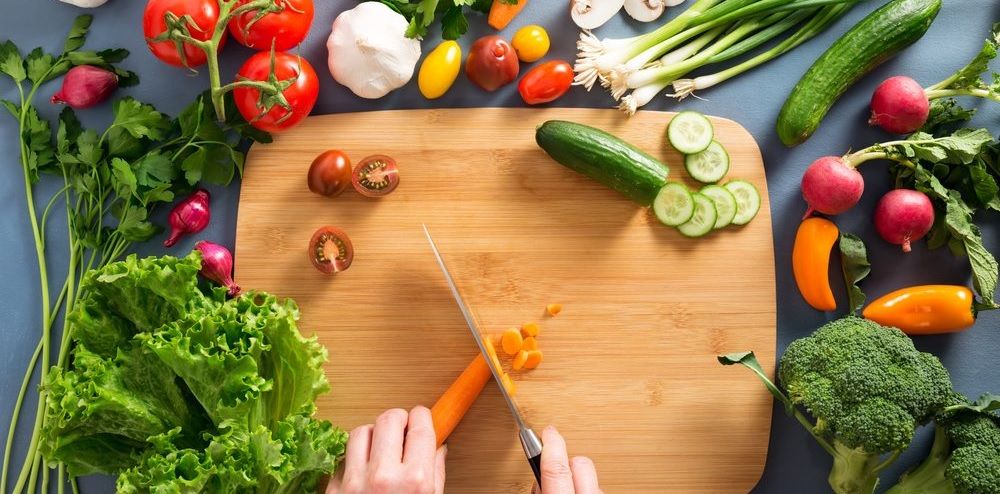 Pacientes diabéticos recibieron clase gratuita de cocina saludable Clase de cocina Cruz Verde - Formula Medica