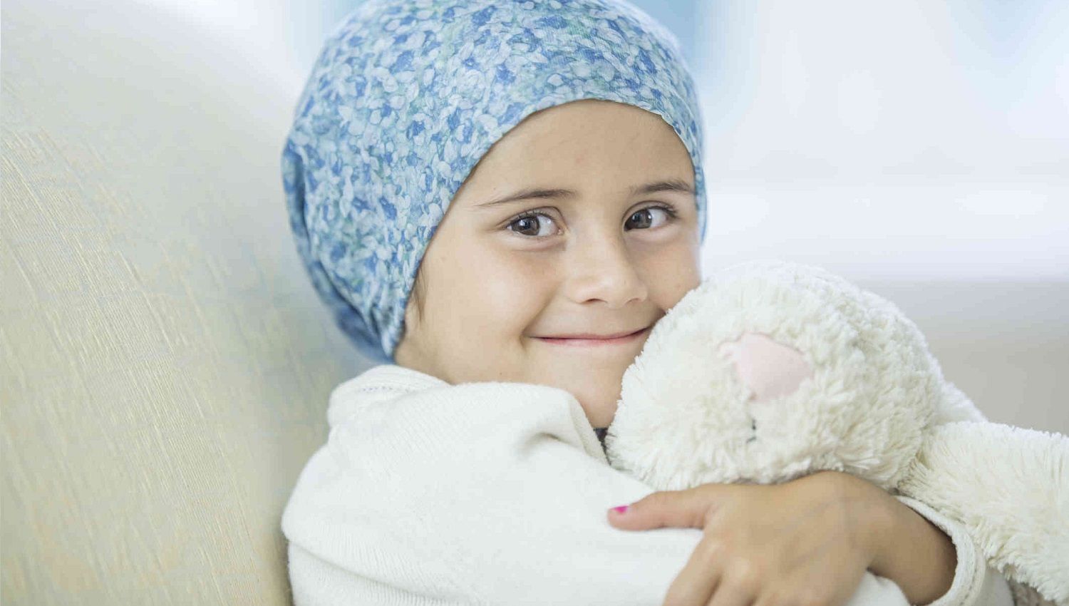 La Clínica del Country y Clínica La Colina se visten de dorado en el Día Internacional del Cáncer Infantil Cáncer Infantil - Fórmula Médica