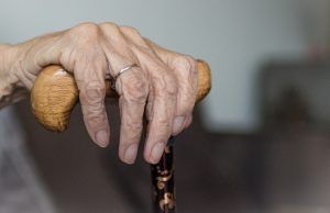 Cuidados para pacientes con artritis reumatoide durante la cuarentena Artritis Reumatoide durante en COVID-19 - Fórmula Médica