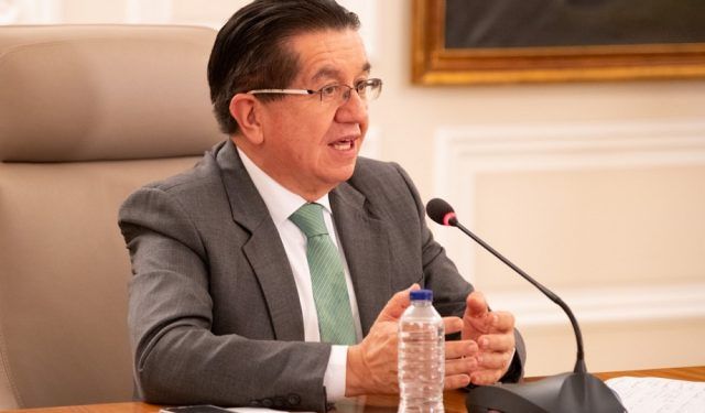 Ministro de Salud y Proteccion Social Fernando Ruiz - Fórmula Médica