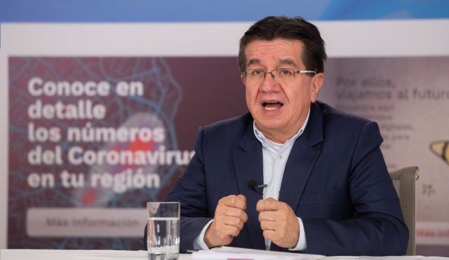 Ministro de salud Fernando Ruiz - Fórmula Médica