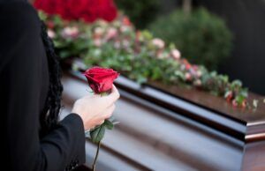 ¿Cómo afrontar la pérdida de un ser querido debido al COVID–19? Pérdida de un ser querido por COVID–19 - Fórmula Médica