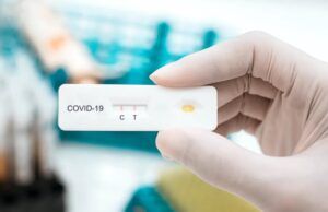 Las pruebas rápidas de antígenos, una herramienta eficaz para disminuir la transmisión del COVID-19 Prueba de antígenos - Fórmula Médica