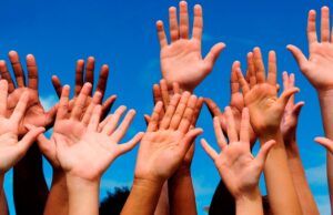 Voluntario ayudan científicos a identificar 70 candidatos químicos para ser probados para COVID-19 Voluntarios - Fórmula Médica