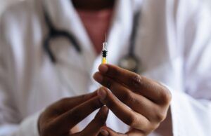 Ampliar tiempo entre dosis de vacunas contra COVID-19 trae beneficios: expertos Dosis de vacunas - Fórmula Médica