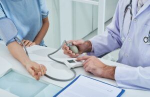 Hipertensión arterial, principal comorbilidad del COVID-19 Hipertensión - Fórmula Médica