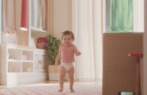 La importancia del pañal para el desarrollo motor de los bebés Pañales - Fórmula Médica