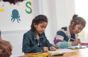El sector educativo a presencialidad total Niños a la escuela - Fórmula Médica
