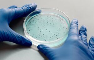 ¡Cada gota cuenta! Por un mundo libre de Resistencia a los Antimicrobianos Resistencia a los Antimicrobianos - Fórmula Médica