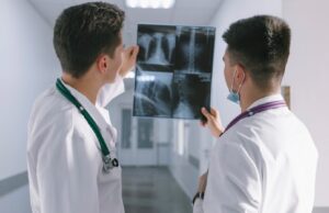 Osteoporosis, mucho más que un riesgo de fractura Osteoporosis- Fórmula Médica