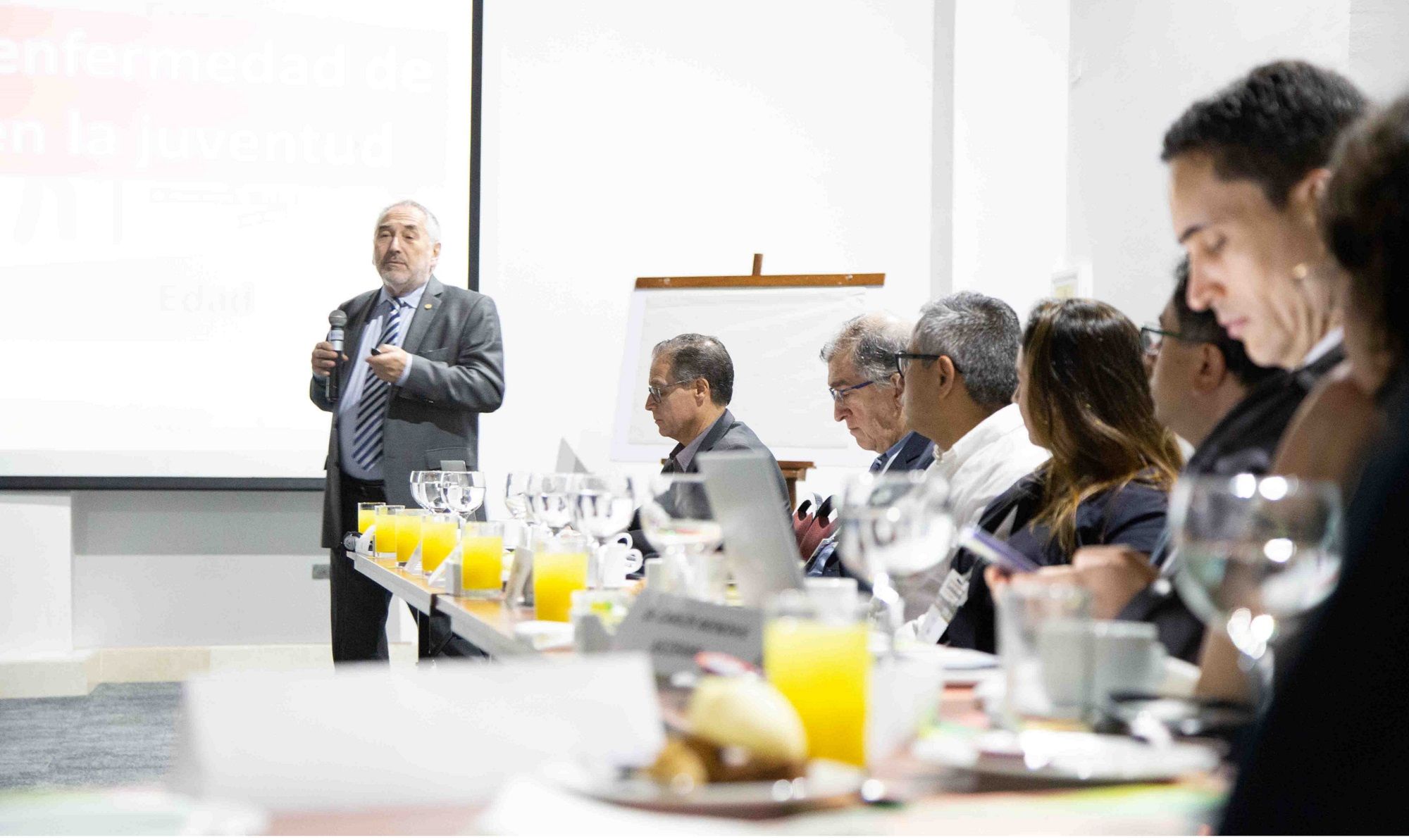 XIII Simposio Internacional de Cardiología y Cirugía Cardiovascular - Fórmula Médica