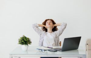 Cuide su salud en el trabajo con estas 4 recomendaciones Recomendaciones de salud en el trabajo - Fórmula Médica