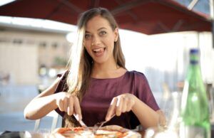 Conoce las claves para comer feliz Comer para ser feliz - Fórmula Médica