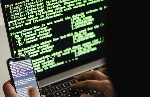MinSalud anuncia la superación de la contingencia informática Hacker informático - Fórmula Médica