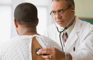 ¿Por qué los hombres también deben hacerse el autoexamen? Autoexamen - Fórmula Médica