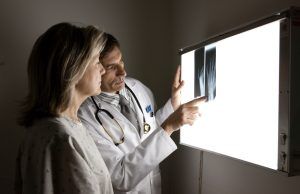 Cuida tus huesos y evita fracturas Osteoporosis - Fórmula Médica