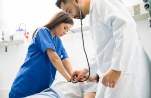 Día de las velitas: ¿Qué hacer ante una quemadura o emergencias respiratorias? Emergencias por quemaduras - Fórmula Médica