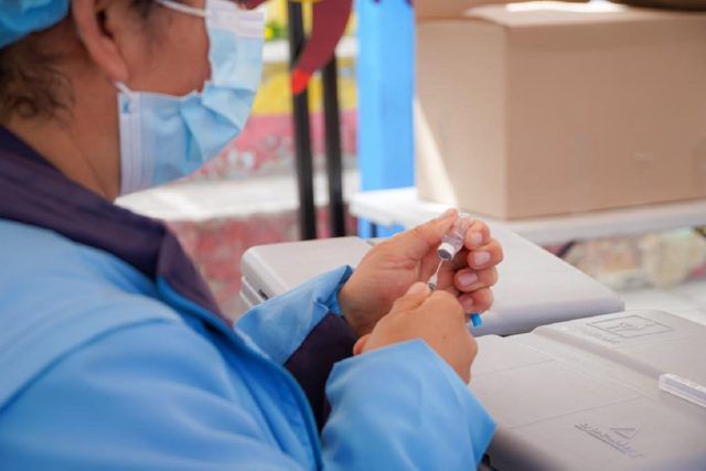 Vacunas bivalentes contra la COVID-19 - Fórmula Médica Vacunas bivalentes contra la COVID-19 - Fórmula Médica