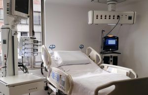 Se inauguran nuevas Unidades de Cuidado Intensivo para Adultos en Bogotá Cama UCI Clínica del Country - Fórmula Médica