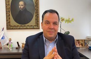 Enfermedades respiratorias en épocas de lluvias. Dr. Reinaldo Grueso Dr. Reinaldo Grueso - Fórmula Médica
