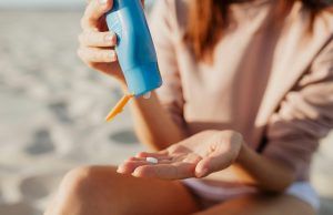 Cuide su piel durante las vacaciones de mitad de año Cuidado de la piel - Fórmula Médica