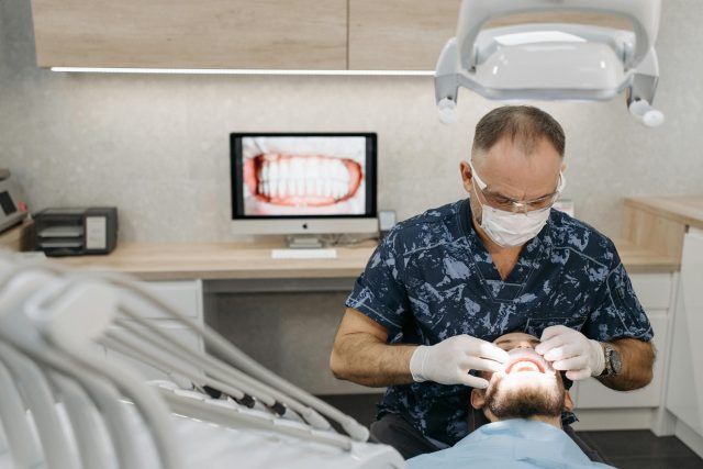 Cuidado con tus dientes - Fórmula Médica Cuidado con tus dientes - Fórmula Médica