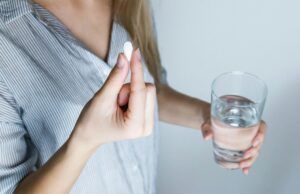 Resistencia Antimicrobiana, un enemigo silencioso que amenaza la salud global Resistencia Antimicrobiana - Fórmula Médica