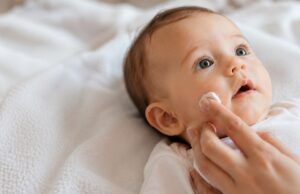El error más frecuente en el cuidado de la piel de los bebés Cuidado de la piel de los bebés - Fórmula Médica