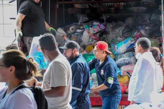 1.868 toneladas de ayudas humanitarias - Fórmula Médica 1.868 toneladas de ayudas humanitarias - Fórmula Médica