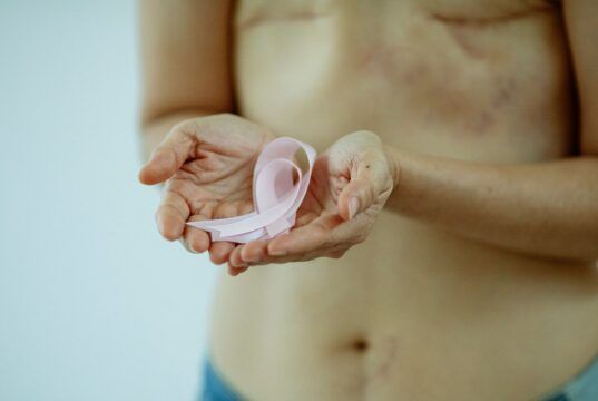 Después es tarde las enfermedades no esperan tu vida tampoco. Estos son los exámenes para detectar cáncer de mama y cuello uterino Cáncer de mama - Fórmula Médica