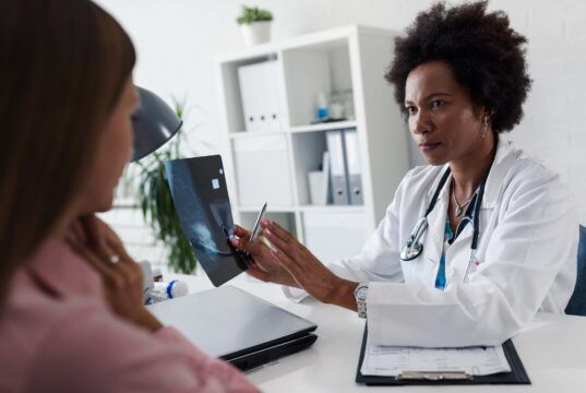 El cáncer de mama no siempre aparece con señales El cáncer de mama no siempre aparece con señales - Fórmula Médica